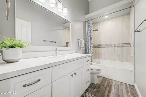 Bath - 4407 E Amberwood Dr, Phoenix, AZ 85048 photo 4 of 5