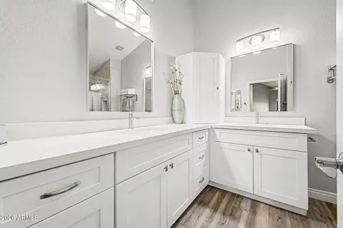 Bath - 4407 E Amberwood Dr, Phoenix, AZ 85048 photo 3 of 5