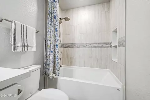 Bath - 4407 E Amberwood Dr, Phoenix, AZ 85048 photo 5 of 5