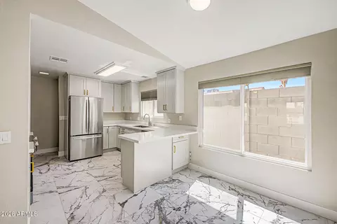Kitchen - 1510 E Taro Ln, Phoenix, AZ 85024 photo 1 of 4
