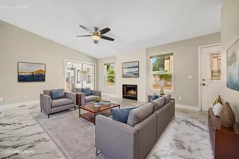 Living - 1510 E Taro Ln, Phoenix, AZ 85024 photo 2 of 3