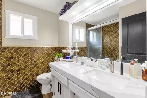Bath - 1237 E Riviera Dr, Tempe, AZ 85282 photo 3 of 4