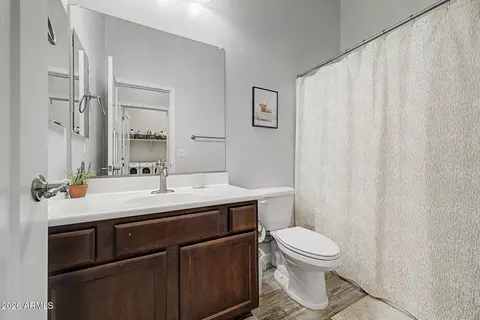 Bath - 10107 E Nopal Ave, Mesa, AZ 85209 photo 2 of 3