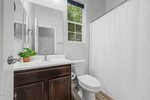 Bath - 10107 E Nopal Ave, Mesa, AZ 85209 photo 3 of 3