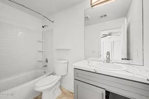Bath - 3809 E Taylor St, Phoenix, AZ 85008 photo 2 of 2