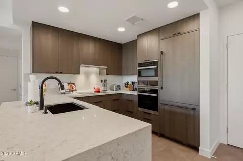 7167 E Rancho Vista Dr #4010, Scottsdale, AZ 85251