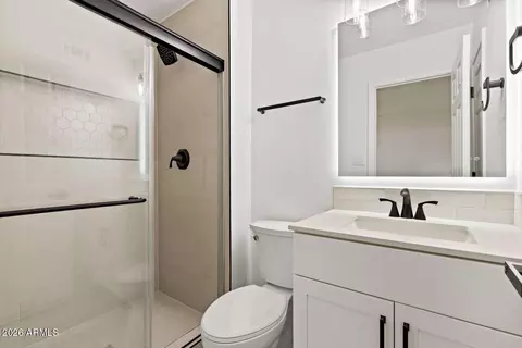 Bath - 7608 N 18th Ave, Phoenix, AZ 85021 photo 3 of 4