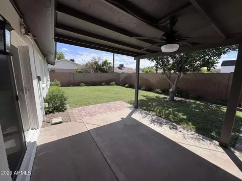 Exterior - 7608 N 18th Ave, Phoenix, AZ 85021 photo 7 of 8