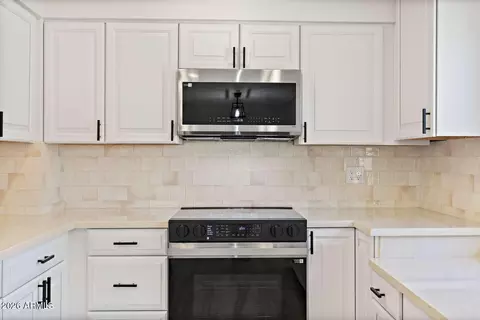Kitchen - 7608 N 18th Ave, Phoenix, AZ 85021 photo 5 of 8