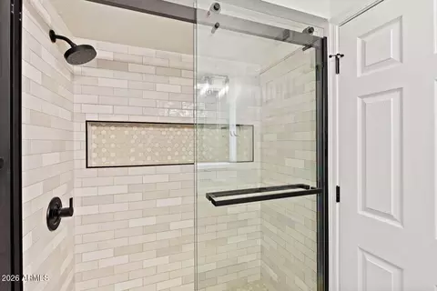 Bath - 7608 N 18th Ave, Phoenix, AZ 85021 photo 2 of 4