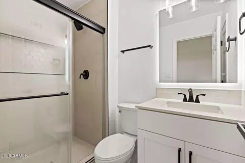 Bath - 7608 N 18th Ave, Phoenix, AZ 85021 photo 3 of 4
