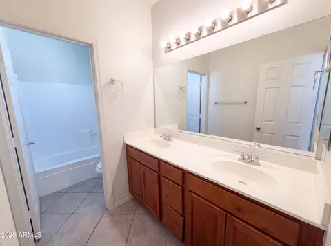 Bath - 1214 E Frances Ln, Gilbert, AZ 85295 photo 4 of 5