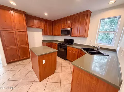Kitchen - 1214 E Frances Ln, Gilbert, AZ 85295 photo 2 of 3