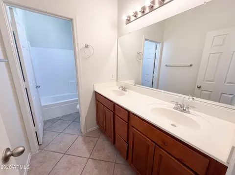 Bath - 1214 E Frances Ln, Gilbert, AZ 85295 photo 3 of 5