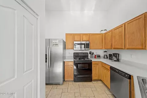 Kitchen - 9351 E Nopal Ave, Mesa, AZ 85209 photo 4 of 4
