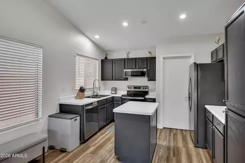 Kitchen - 663 E Ivanhoe St, Chandler, AZ 85225 photo 1 of 6
