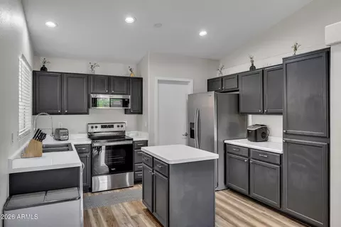 Kitchen - 663 E Ivanhoe St, Chandler, AZ 85225 photo 2 of 6