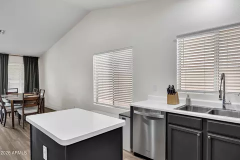 Kitchen - 663 E Ivanhoe St, Chandler, AZ 85225 photo 5 of 6