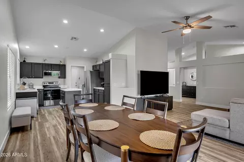 Dining - 663 E Ivanhoe St, Chandler, AZ 85225 photo 2 of 2