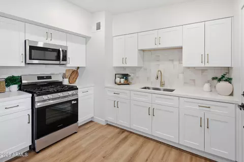 Kitchen - 1204 W Brown St, Phoenix, AZ 85021 photo 3 of 3
