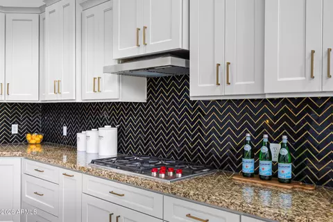 Kitchen - 1442 E Catamaran Dr, Gilbert, AZ 85234 photo 6 of 7
