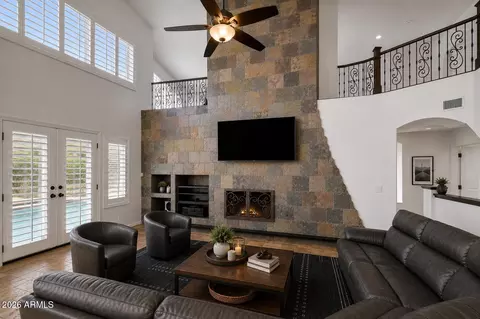 Living - 1442 E Catamaran Dr, Gilbert, AZ 85234 photo 2 of 4