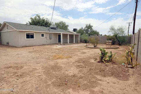 Exterior - 6902 W Wolf St, Phoenix, AZ 85033 photo 5 of 10