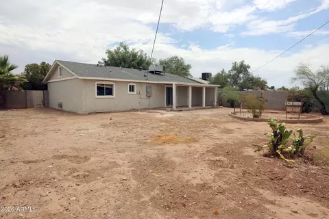 Exterior - 6902 W Wolf St, Phoenix, AZ 85033 photo 6 of 10