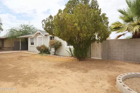 Exterior - 6902 W Wolf St, Phoenix, AZ 85033 photo 1 of 10