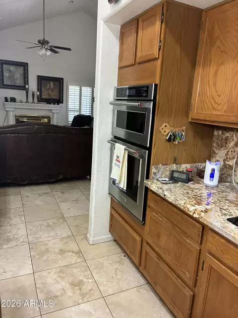 Kitchen - 4602 E Carolina Dr, Phoenix, AZ 85032 photo 5 of 8