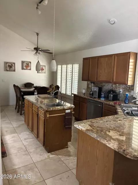 Kitchen - 4602 E Carolina Dr, Phoenix, AZ 85032 photo 6 of 8