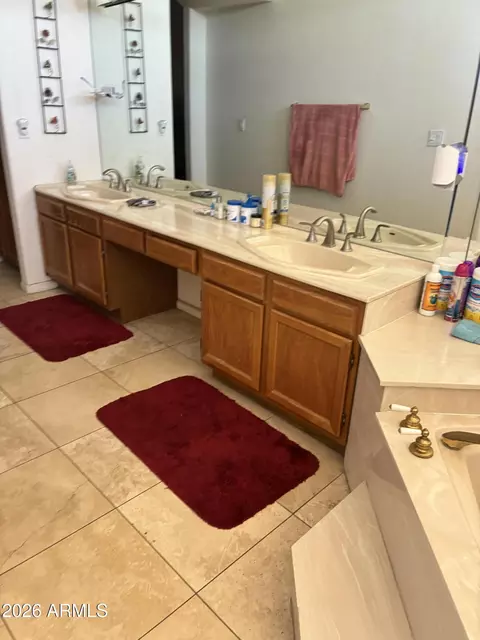 Bath - 4602 E Carolina Dr, Phoenix, AZ 85032 photo 5 of 8
