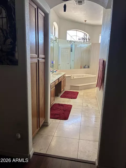 Bath - 4602 E Carolina Dr, Phoenix, AZ 85032 photo 2 of 8