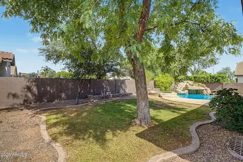 Exterior - 2740 S Honeysuckle Ln, Gilbert, AZ 85295 photo 5 of 7