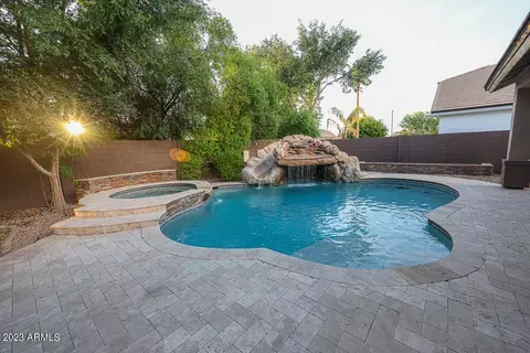 Exterior - 2740 S Honeysuckle Ln, Gilbert, AZ 85295 photo 6 of 7