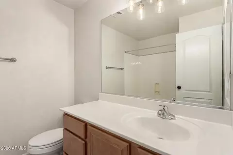Bath - 2740 S Honeysuckle Ln, Gilbert, AZ 85295 photo 4 of 5