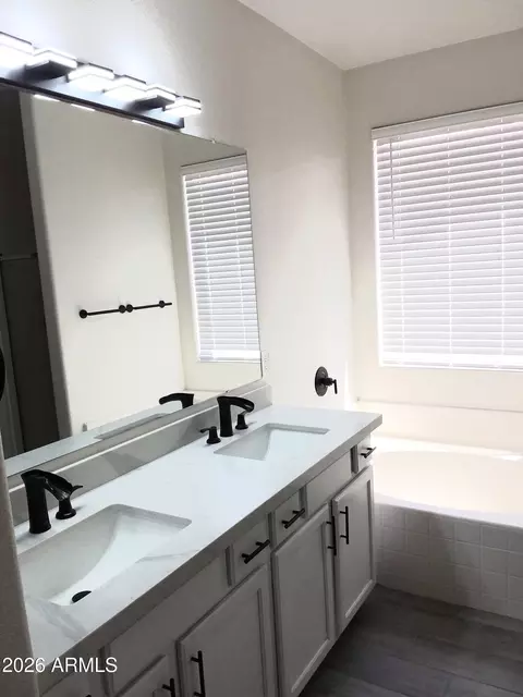 Bath - 3932 E Morelos St, Gilbert, AZ 85295 photo 3 of 10