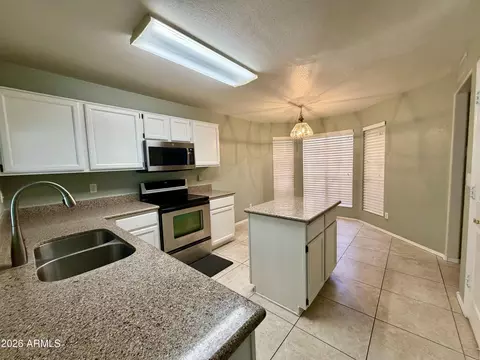 Kitchen - 4239 E Cassia Way, Phoenix, AZ 85044 photo 1 of 2