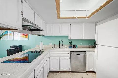 Kitchen - 319 E Coronado Rd #1, Phoenix, AZ 85004 photo 8 of 9