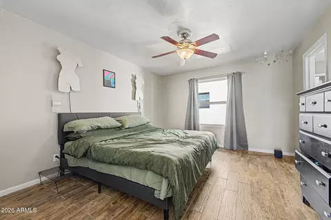 Bedroom - 319 E Coronado Rd #1, Phoenix, AZ 85004 photo 7 of 10