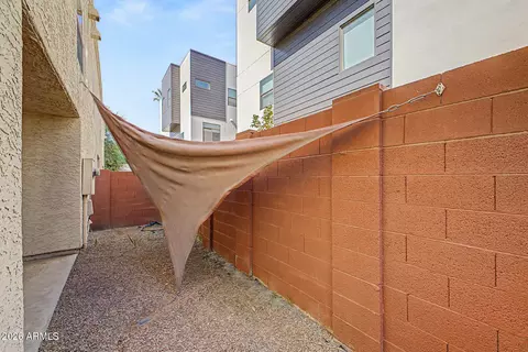 Exterior - 319 E Coronado Rd #1, Phoenix, AZ 85004 photo 4 of 11