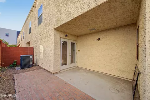 Exterior - 319 E Coronado Rd #1, Phoenix, AZ 85004 photo 9 of 11