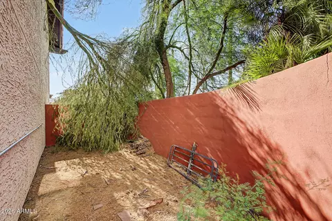 Exterior - 319 E Coronado Rd #1, Phoenix, AZ 85004 photo 10 of 11
