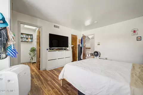 Bedroom - 319 E Coronado Rd #1, Phoenix, AZ 85004 photo 6 of 10
