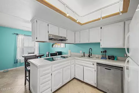 Kitchen - 319 E Coronado Rd #1, Phoenix, AZ 85004 photo 7 of 9