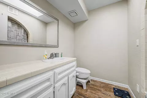 Bath - 319 E Coronado Rd #1, Phoenix, AZ 85004 photo 5 of 6