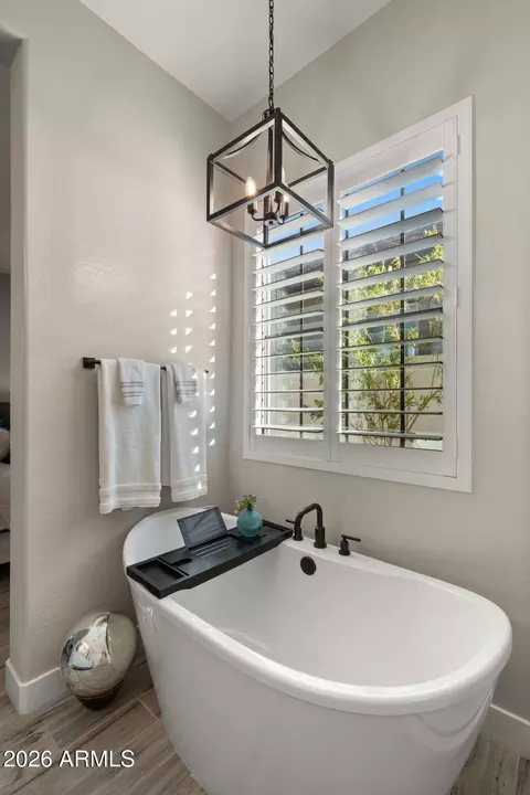 Bath - 851 E Deer Creek Rd, Phoenix, AZ 85048 photo 6 of 6
