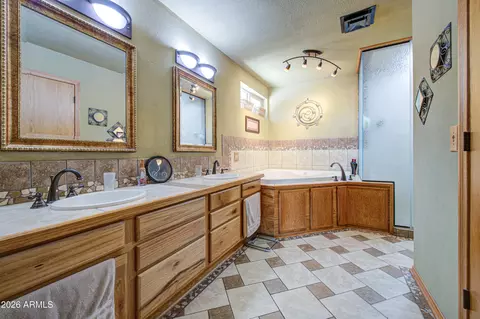 Bath - 8136 E Fox St, Mesa, AZ 85207 photo 1 of 3