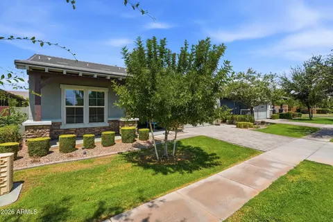 Exterior - 2850 E Spring Wheat Ct, Gilbert, AZ 85296 photo 10 of 15