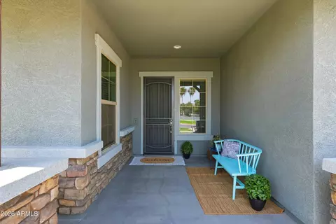 Exterior - 2850 E Spring Wheat Ct, Gilbert, AZ 85296 photo 2 of 15